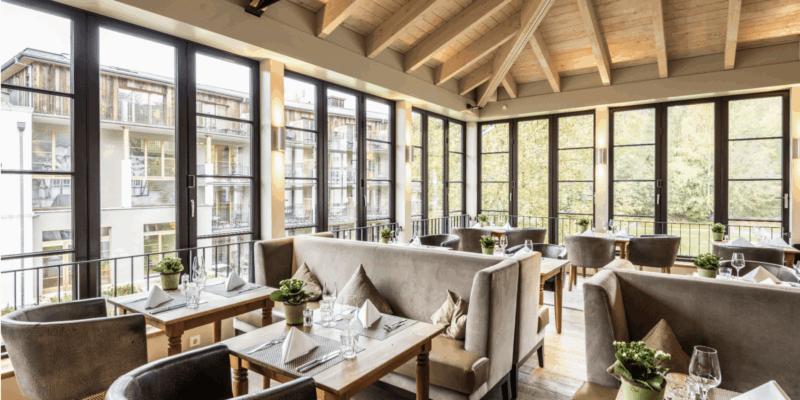 Sich verköstigen lassen im Restaurant von BollAnts im Park