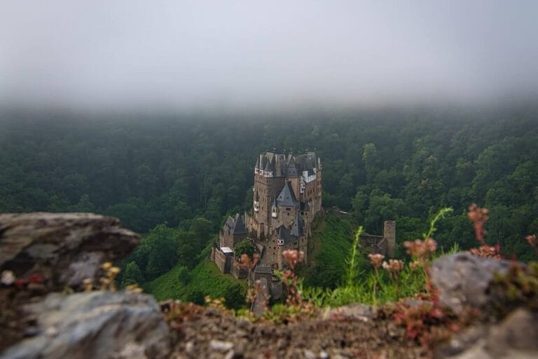 Burg Eltz mit Übernachtung im Hotel Burg Eltz mit Übernachtung im Hotel